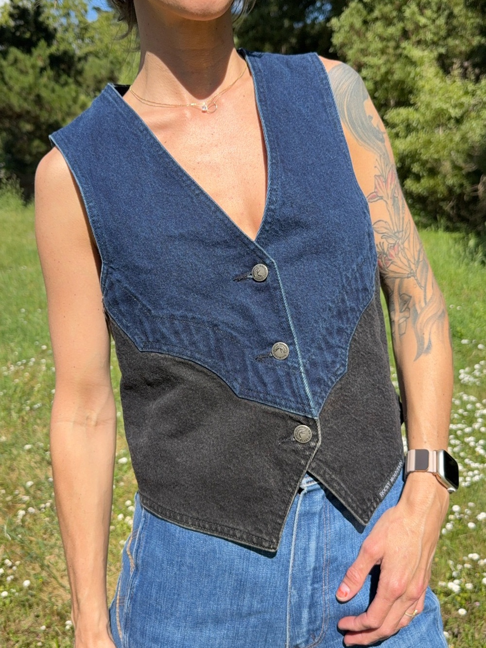 Vintage Rocky Mountain two tone denim vest - Picture 2 of 9